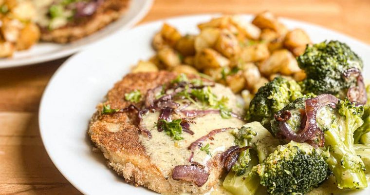 Knuspriges Sellerieschnitzel mit Dillsoße (vegan)