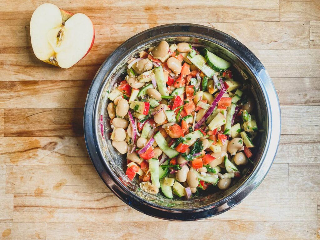 Fruchtiger Bohnensalat mit Apfel vegan