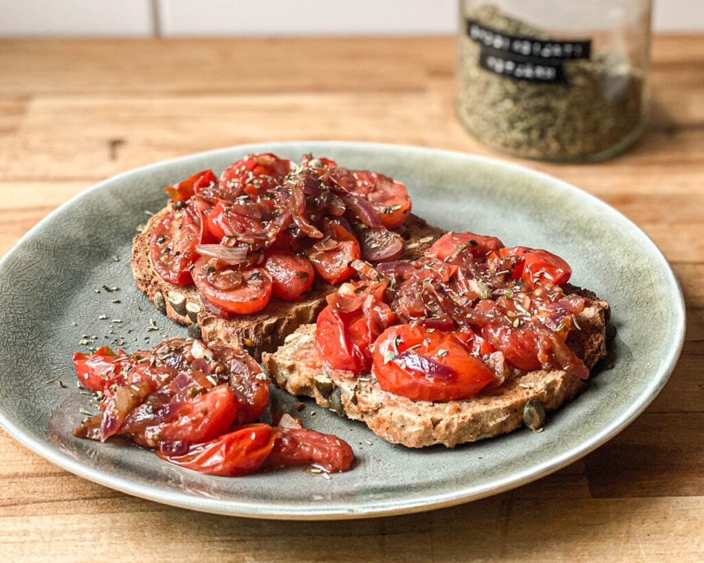 Mediterranes Tomatenbrot mit Balsamico | vegan Frühstücken ♥